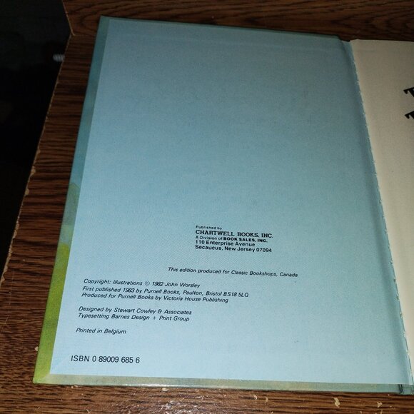 Tales from the Wind in the Willows: Toad's Adventures (1982) Hardcover Book - Picture 2 of 4